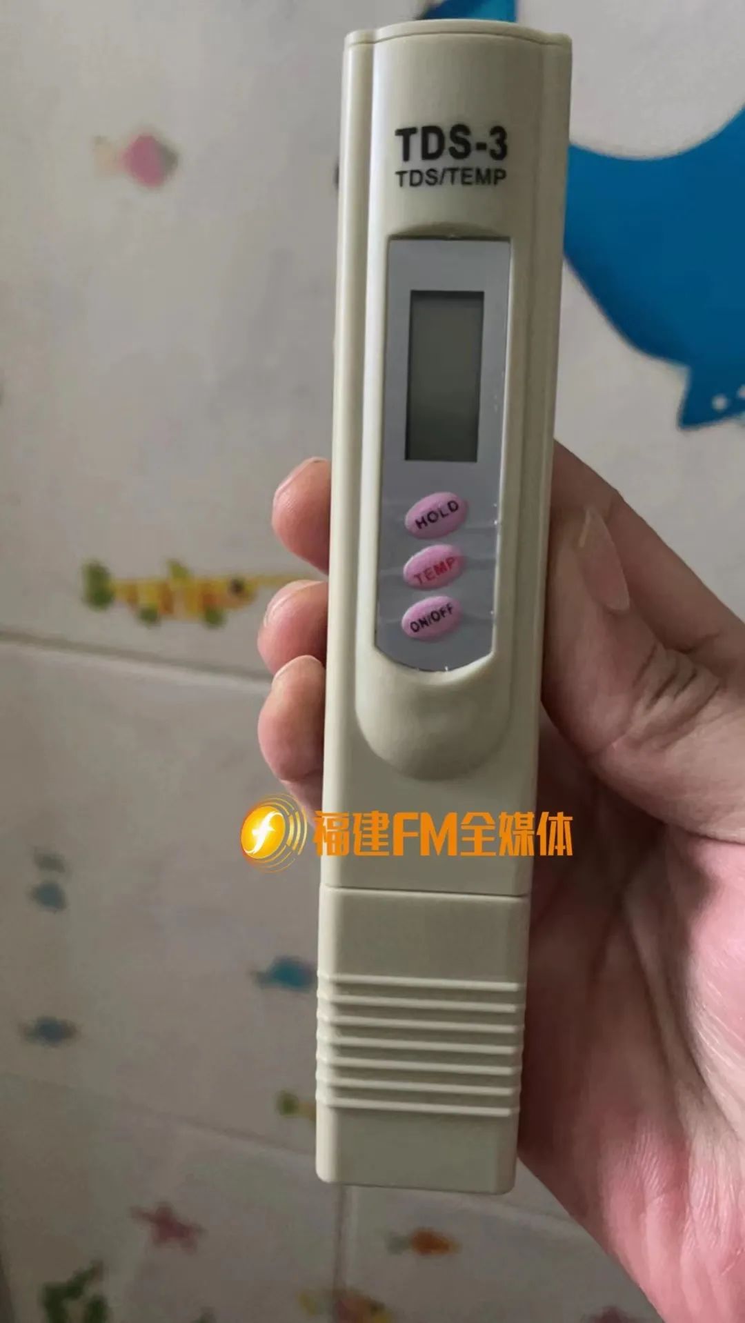 DƬ